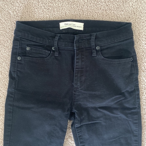 Gap Jeans - Picture 2 of 5